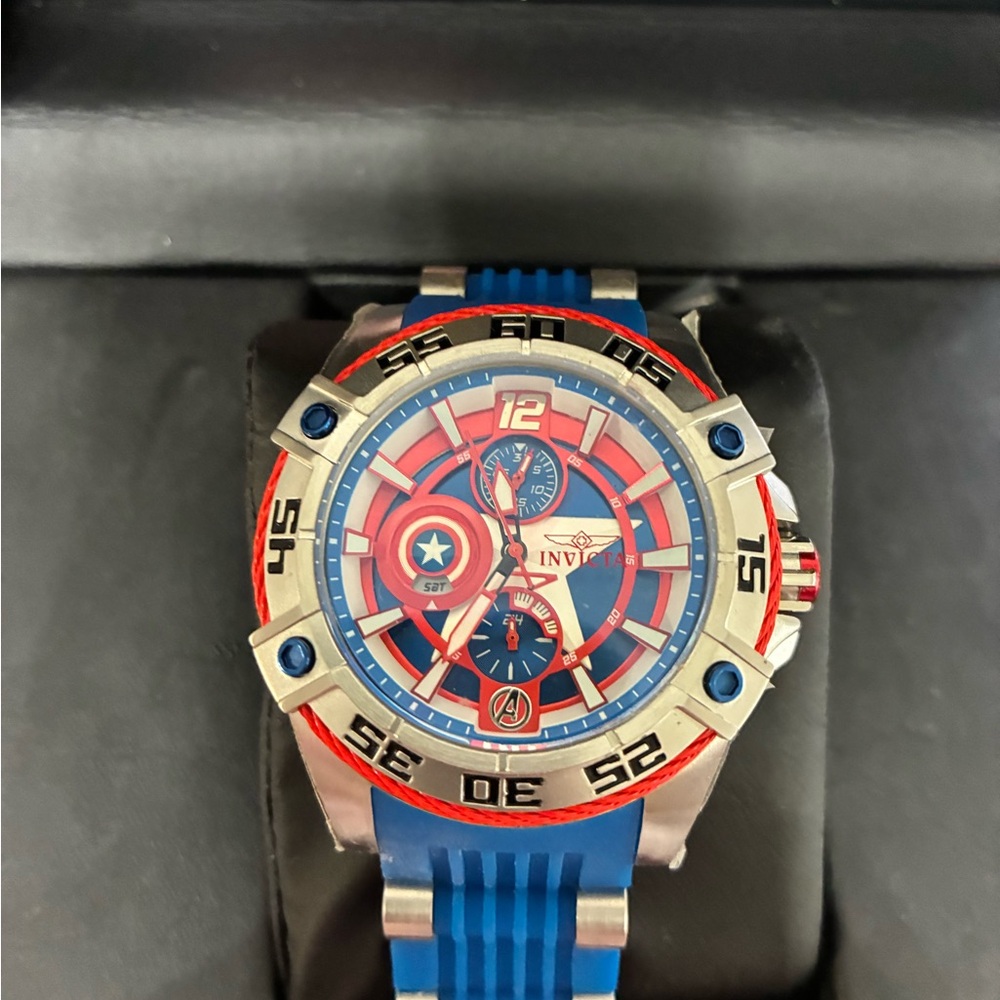 Invicta Blue and Red Marvel Limited Edition ladies Watch 27024 - Picture 3 of 3